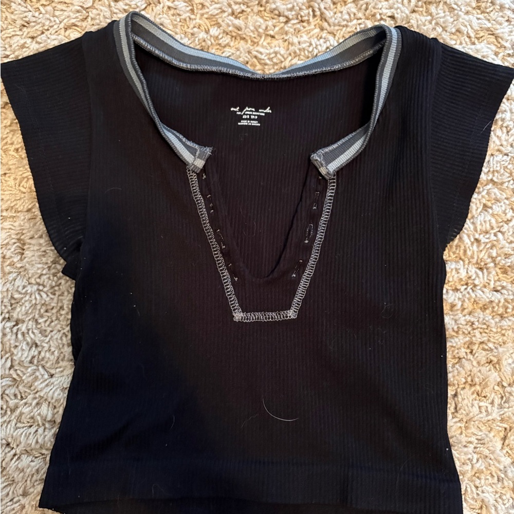 Black Ribbed Short Sleeve V-Neck Top